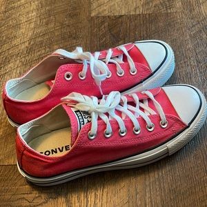 Light red platform converse